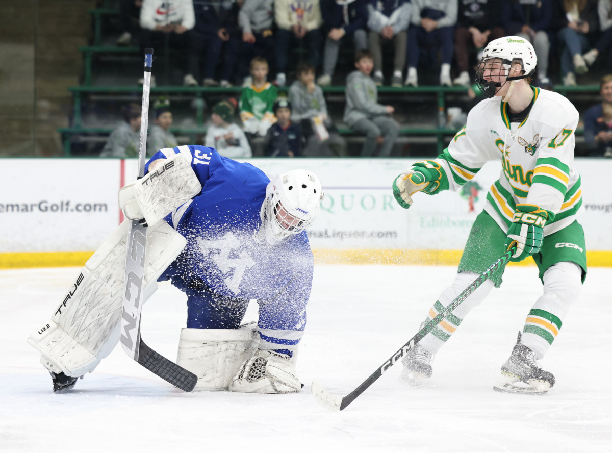 Minnetonka vs Edina Feb11-23 Jeff Lawler24